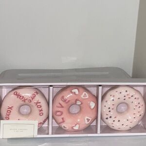 CUPCAKES AND CASHMERE PINK LOVE DONUTS HOME DECOR SET OF 3 NEW IN BOX